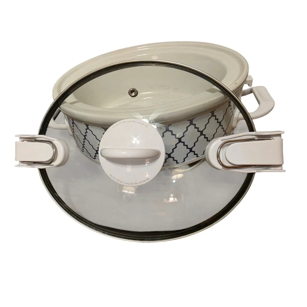 Used Crockpot 2.5-Quart Casserole Crock Slow Cooker, White/Navy SCCPCCM250